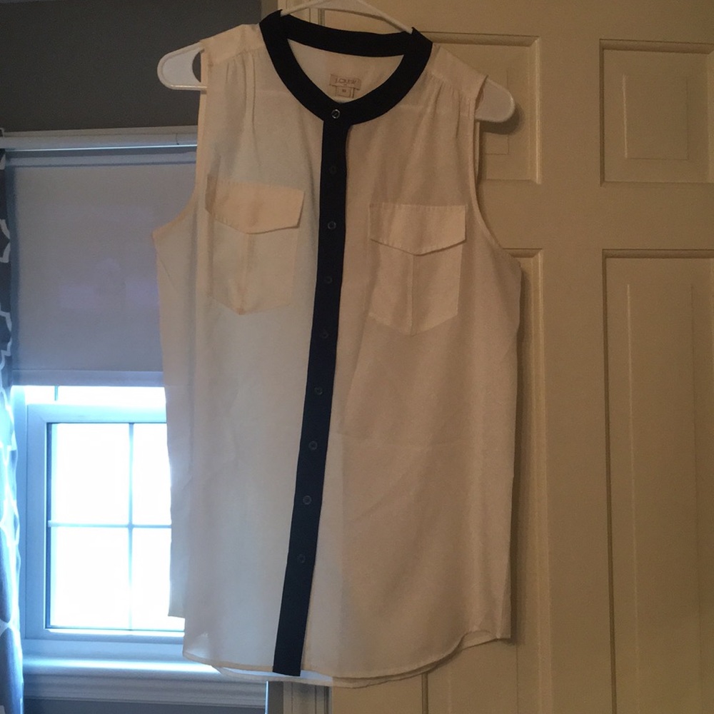 Black and white sleeveless button down